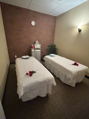 Deluxe Massage Therapy